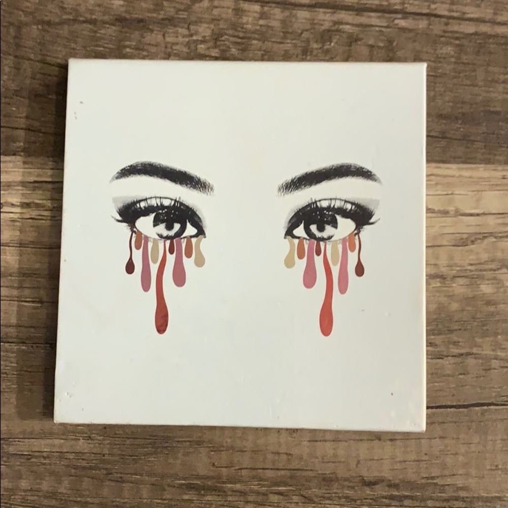 Kylie Jenner burgundy palette